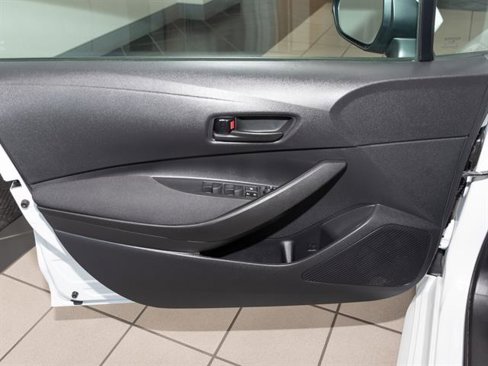 Used 2022 Toyota Corolla LE image 8