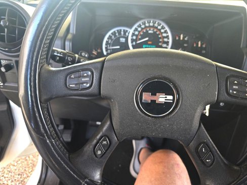 Used 2005 HUMMER H2 w/ Preferred Equipment Group image 19