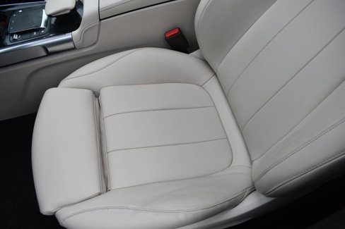 Used 2021 Mercedes-Benz GLB 250 4MATIC w/ Premium Package image 11