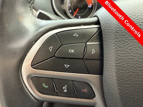 Used 2019 Jeep Cherokee Limited image 12