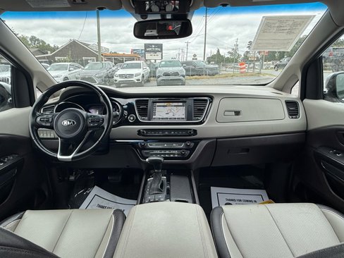 Used 2017 Kia Sedona SX Limited image 30