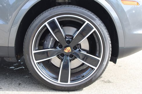 Used 2023 Porsche Cayenne image 15
