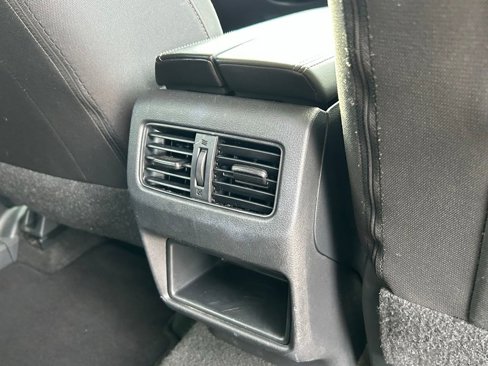 Used 2023 Nissan Rogue S image 32
