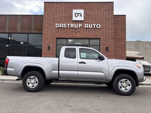 Used 2020 Toyota Tacoma SR image 4