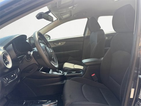 Used 2019 Kia Forte LXS image 9