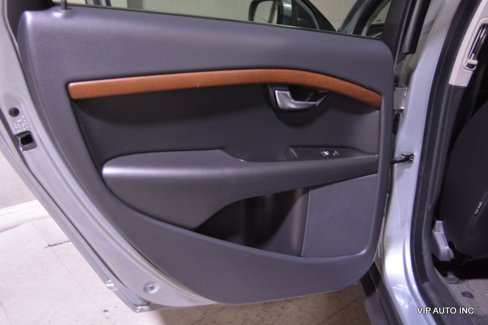 Used 2010 Volvo XC70 3.2 image 9
