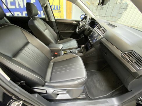 Used 2024 Volkswagen Tiguan SE image 25