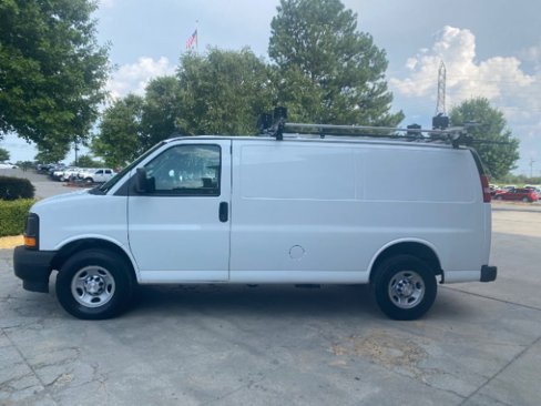 Used 2017 Chevrolet Express 3500 image 4
