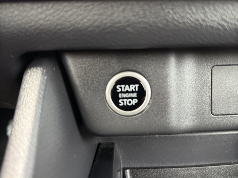 Used 2023 Nissan Rogue SV image 35
