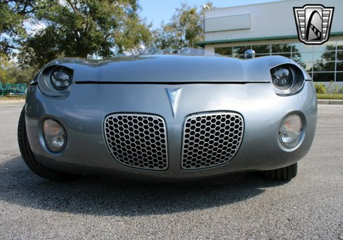 Used 2006 Pontiac Solstice Convertible w/ Premium Package image 10