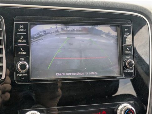 Used 2020 Mitsubishi Outlander ES image 13