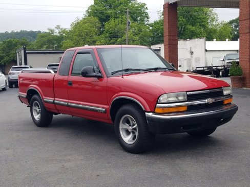 Used 1998 Chevrolet S10 Pickup LS w/ Preferred Equipment Group image 1