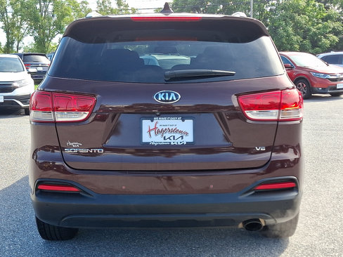 Used 2017 Kia Sorento LX w/ LX V6 Convenience Package image 5