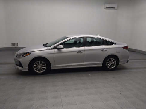 Used 2018 Hyundai Sonata SE image 2