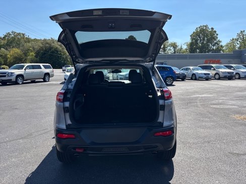 Used 2015 Jeep Cherokee Trailhawk w/ Cold Weather Group image 23