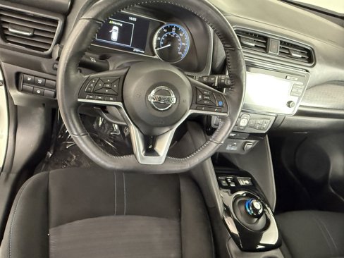 Used 2018 Nissan Leaf SV image 15