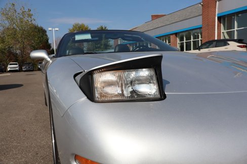 Used 2002 Chevrolet Corvette Convertible w/ Preferred Equipment Group2 image 3