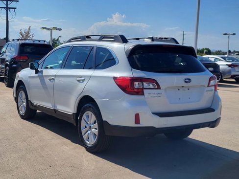 Used 2017 Subaru Outback 2.5i Premium image 7