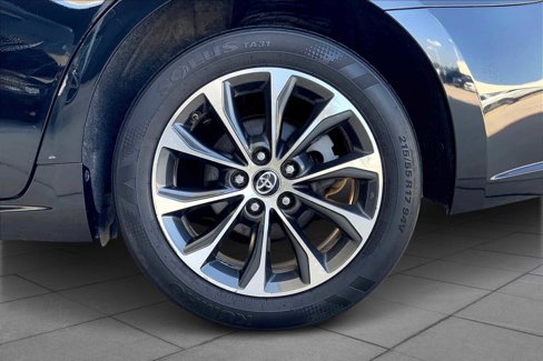 Used 2017 Toyota Avalon XLE image 10