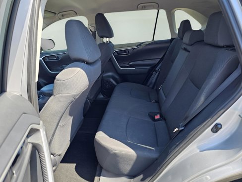 Used 2019 Toyota RAV4 LE image 30