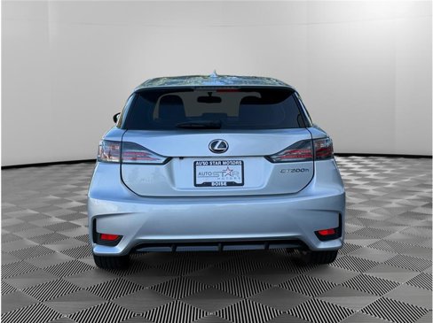 Used 2016 Lexus CT 200h image 4