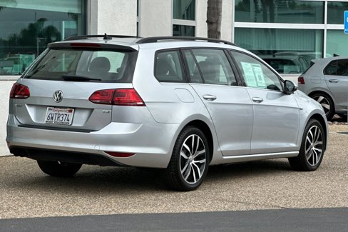 Used 2016 Volkswagen Golf Limited Edition image 4