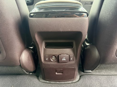 Used 2017 Kia Sedona SX Limited image 29
