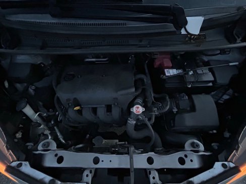 Used 2018 Toyota Yaris L image 11