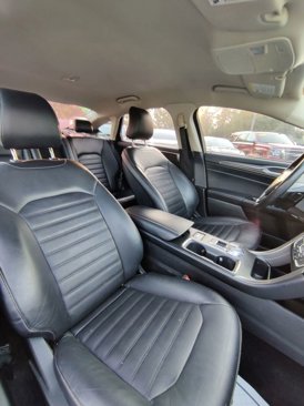 Used 2017 Ford Fusion SE w/ Fusion SE Technology Package image 11