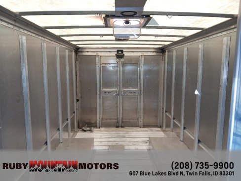 Used 2011 Ford E-450 and Econoline 450 Super Duty w/ Air Conditioning Prep Pkg image 17