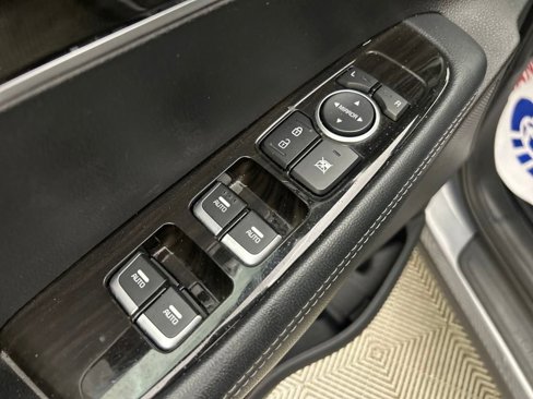 Used 2020 Kia Sorento LX image 42