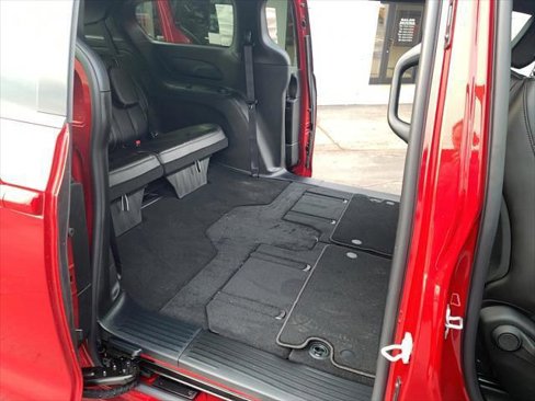 New 2025 Chrysler Pacifica Select image 28