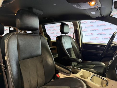 Used 2017 Dodge Grand Caravan SXT image 23