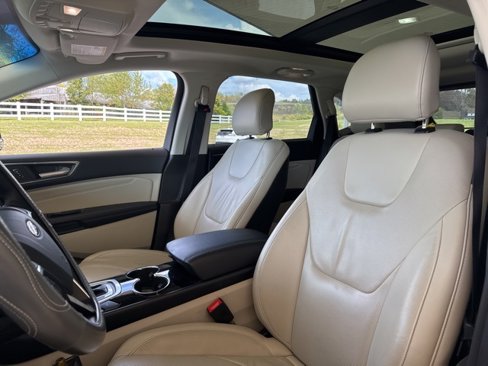 Used 2016 Ford Edge Titanium w/ Equipment Group 301A image 7