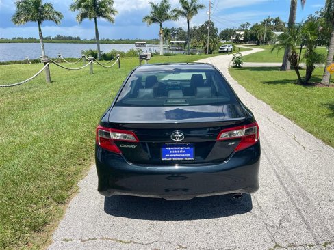 Used 2014 Toyota Camry SE image 19