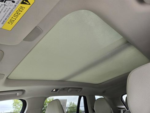 Certified 2021 Volvo XC90 T6 Momentum image 14
