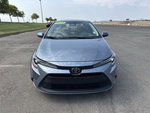 Used 2023 Toyota Corolla LE image 2