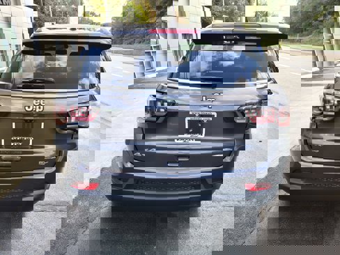 Certified 2022 Jeep Compass Latitude image 8