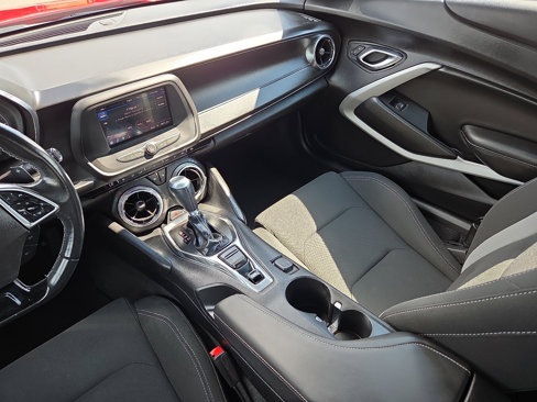 Used 2020 Chevrolet Camaro LT image 12