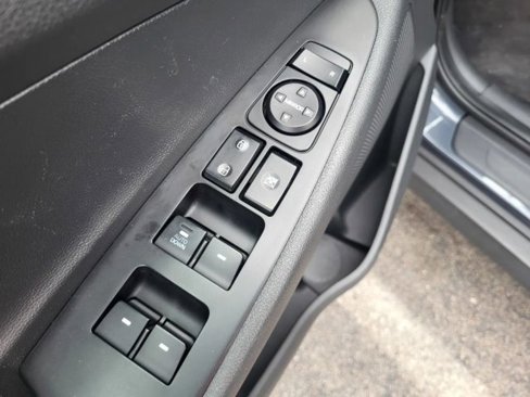 Used 2019 Hyundai Tucson SE image 12