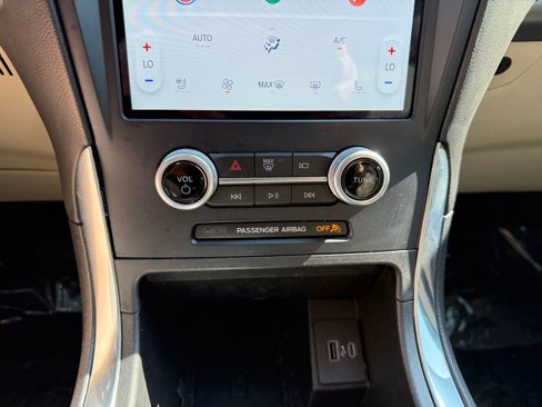 Used 2022 Ford Edge Titanium image 30