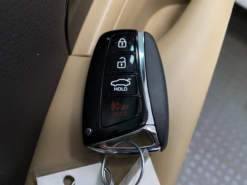 Used 2016 Hyundai Azera image 32