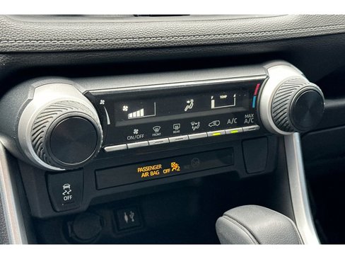 Used 2019 Toyota RAV4 LE image 25