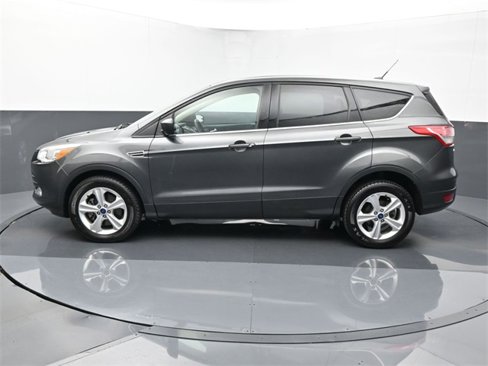 Used 2015 Ford Escape SE image 2