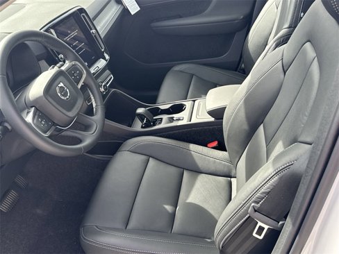 New 2025 Volvo XC40 B5 Core w/ Protection Package Premier image 12