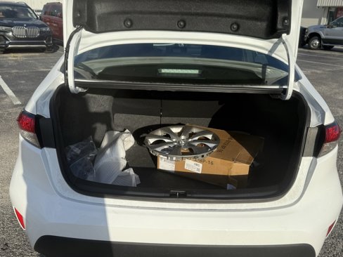 Used 2025 Toyota Corolla LE image 5