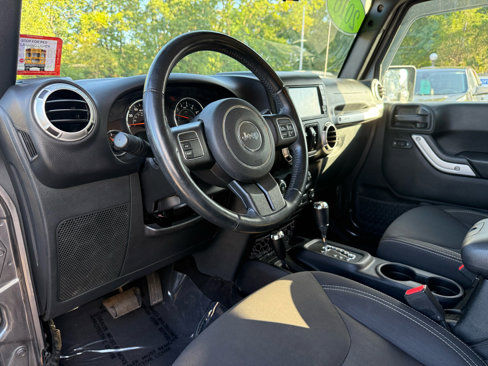 Used 2016 Jeep Wrangler Unlimited Sahara image 10