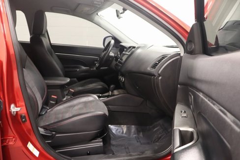 Used 2018 Mitsubishi Outlander Sport SE image 14
