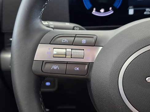 Used 2025 Hyundai Kona SEL image 31