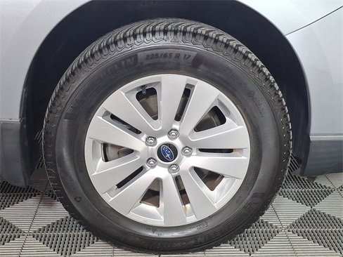 Used 2016 Subaru Outback 2.5i Premium image 12